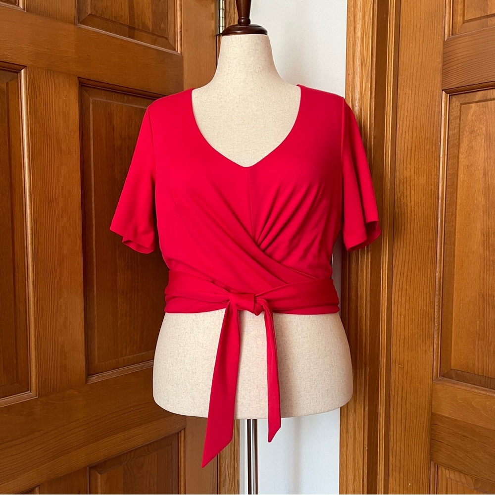 Eloquii women’s red wrap style crop top